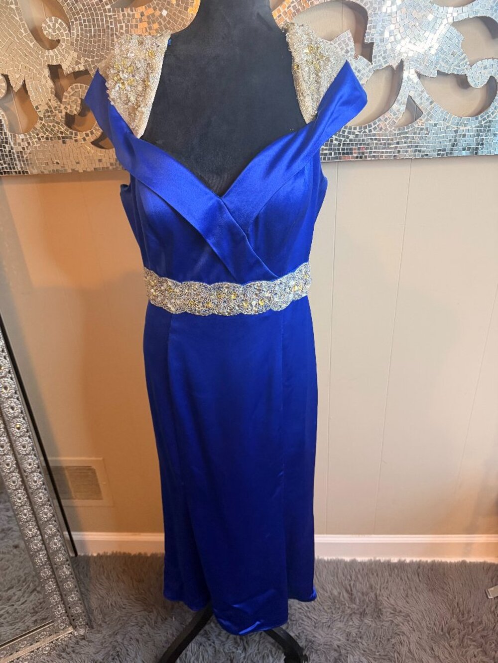 💙✨ Royal Blue‎ Satin Evening Gown 💎 Beaded Waist & Shoulder Detail – Size 16 ✨
